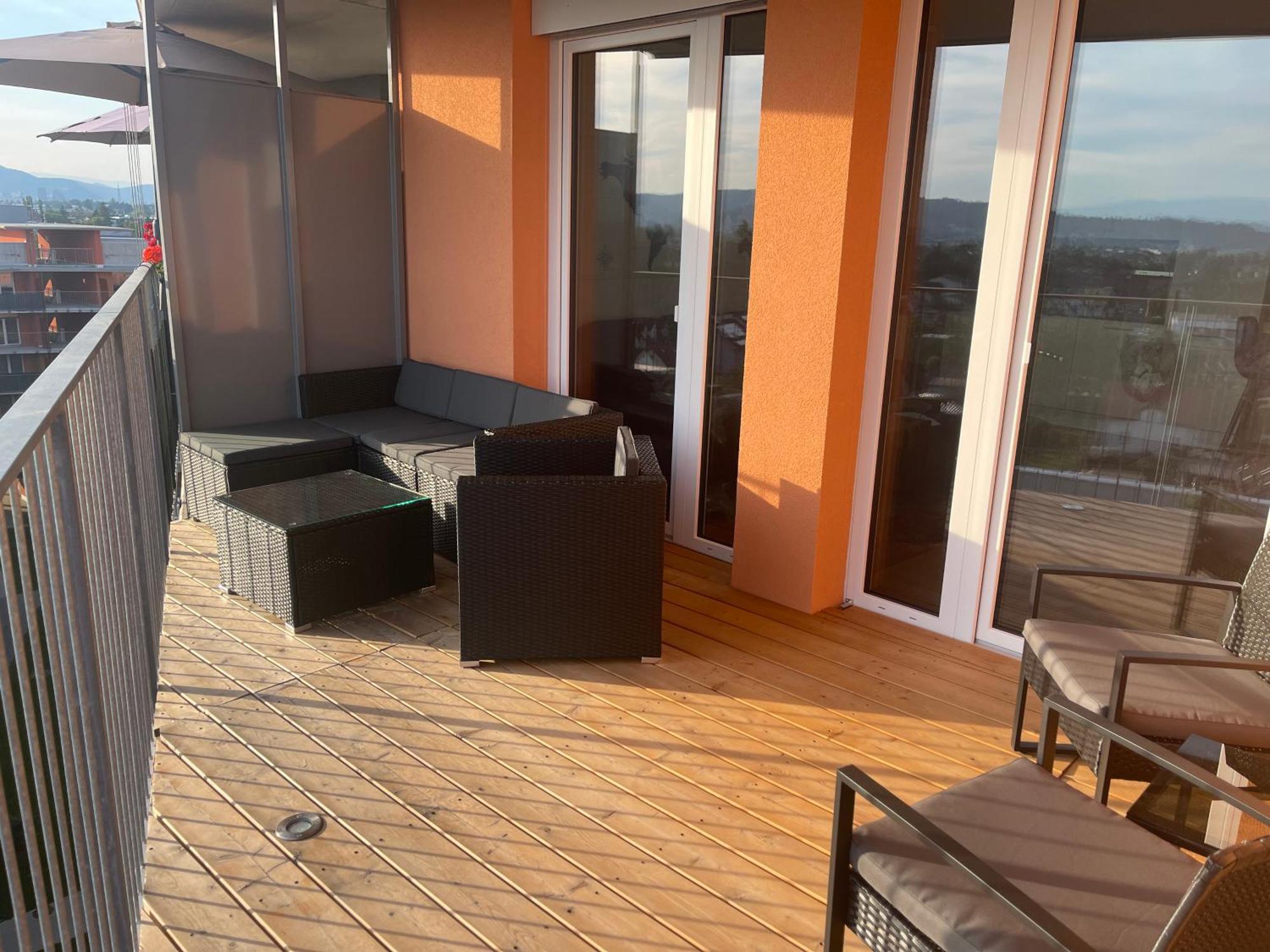 100 Qm Penthouse, Self-Check-In, 2 Parkplaetze Apartment Graz Exterior foto