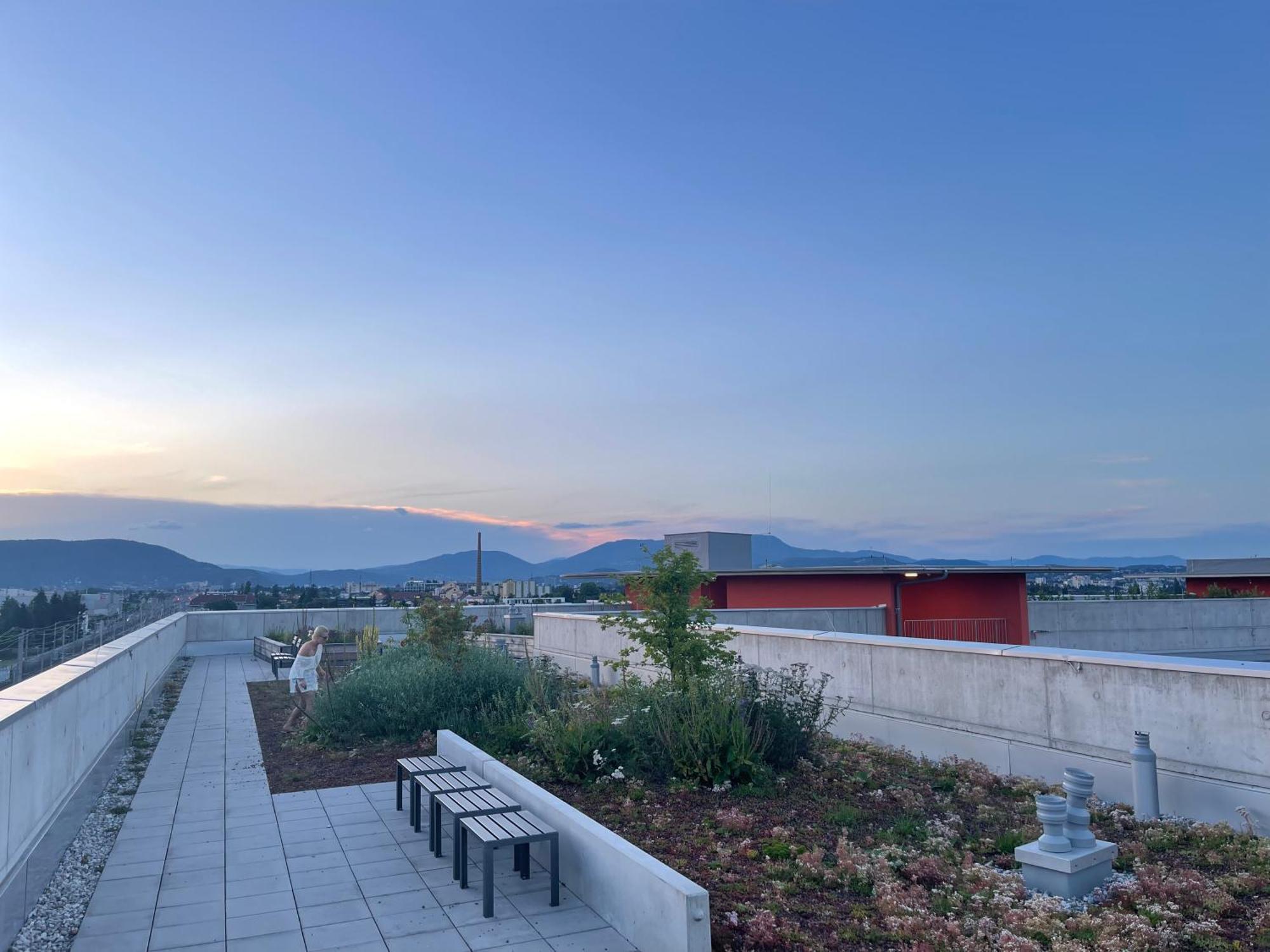 100 Qm Penthouse, Self-Check-In, 2 Parkplaetze Apartment Graz Exterior foto
