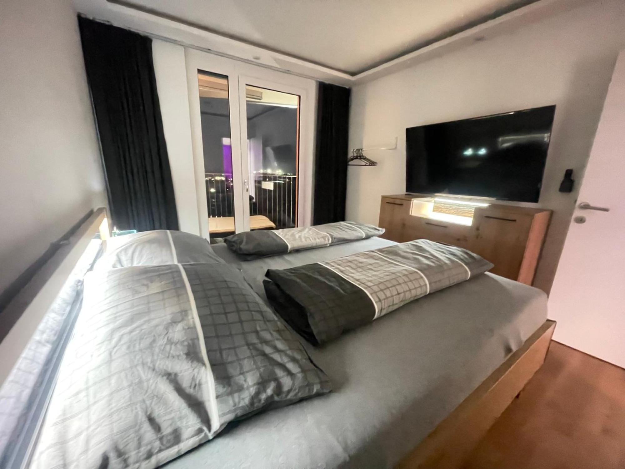 100 Qm Penthouse, Self-Check-In, 2 Parkplaetze Apartment Graz Exterior foto